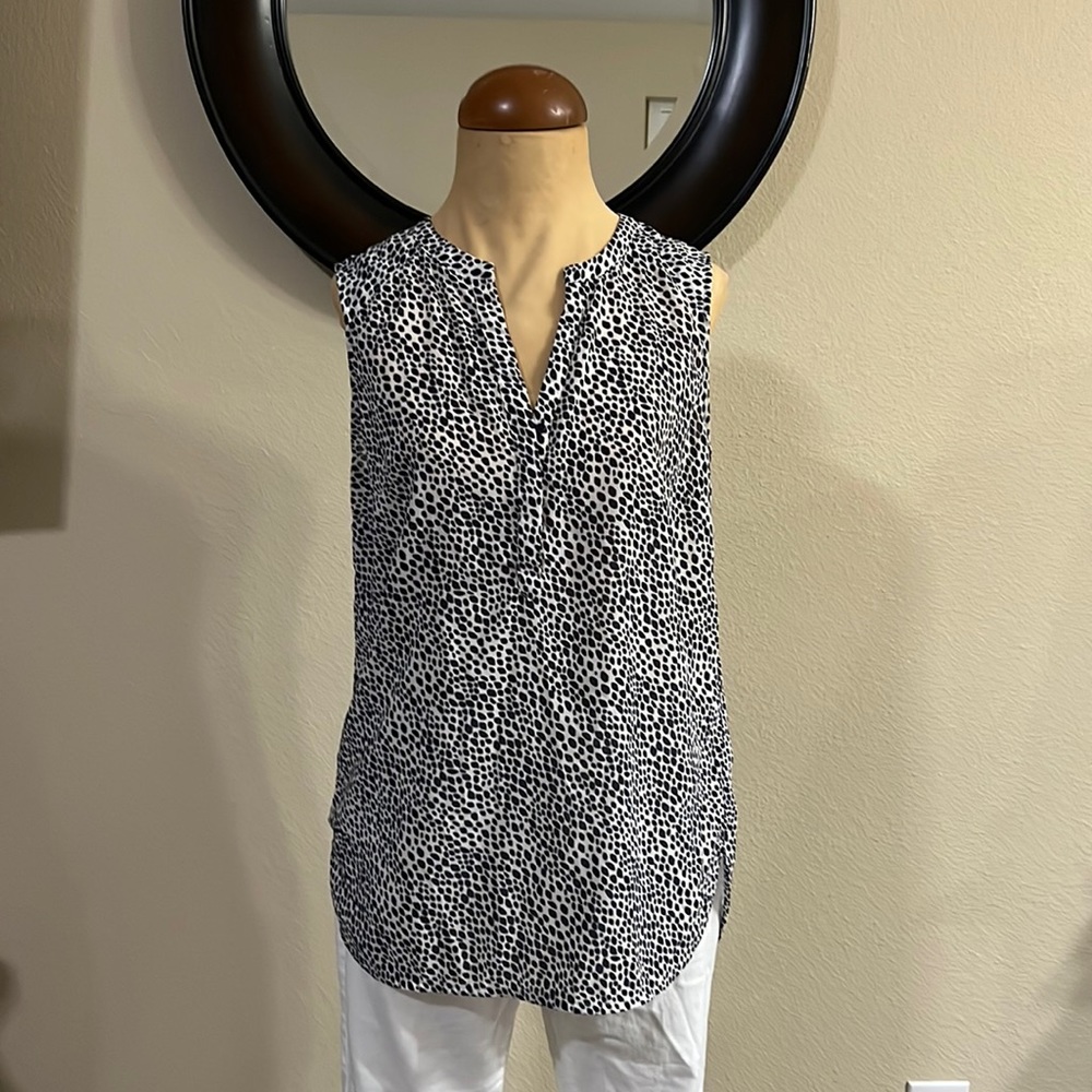 Beautiful top navy & white flowy 100% polyester.  No ironing required yay.